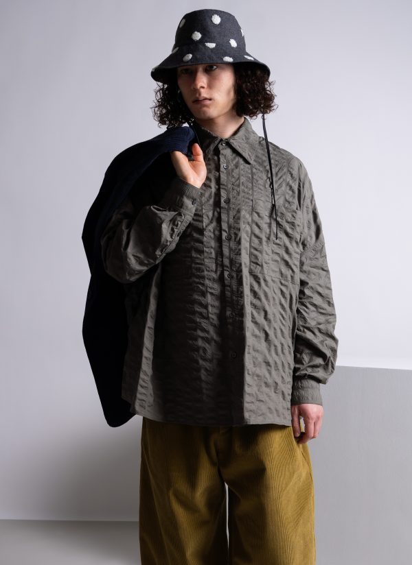 OVERSIZED IO SHIRT IN SMOKY ASH MACRO LINE CRINKLE - Image 2